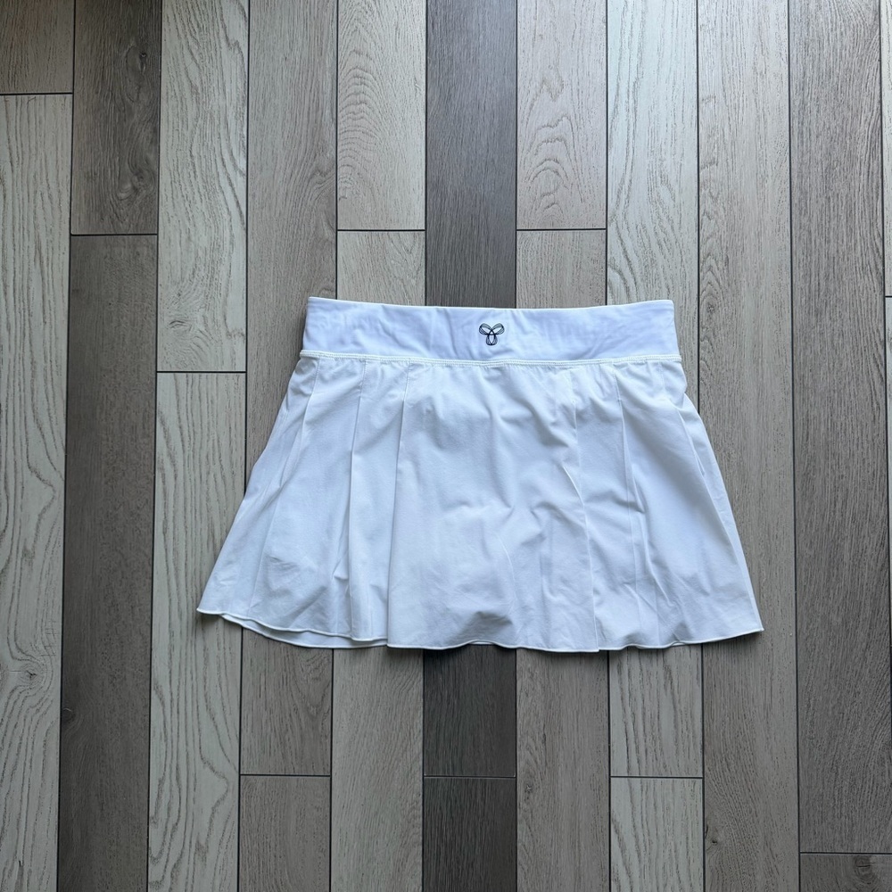 Aritzia TNA White Mini Skirt